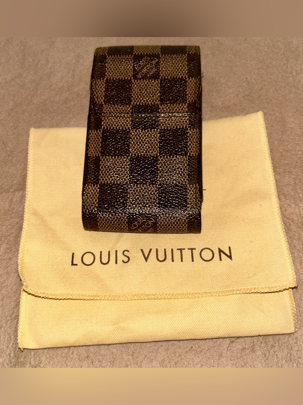 Louis Vuitton Damier Ebene
Cigarette Case (model N63024). Dusty included - Picture 2 of 7